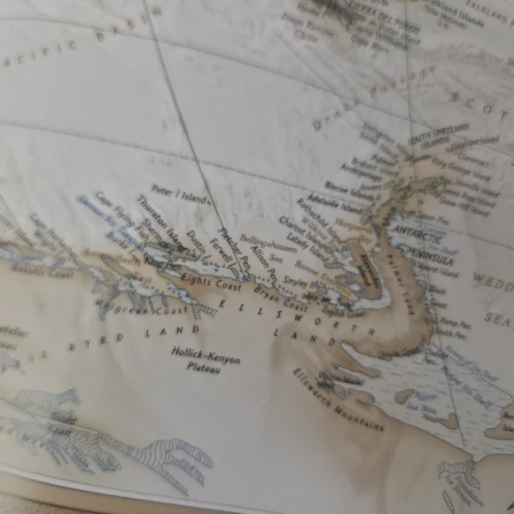 National Geographic World Wall Map - Executive (Poster Size: 36 x 24 in) - Picture 10 of 12